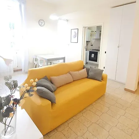 White - Centro * باري